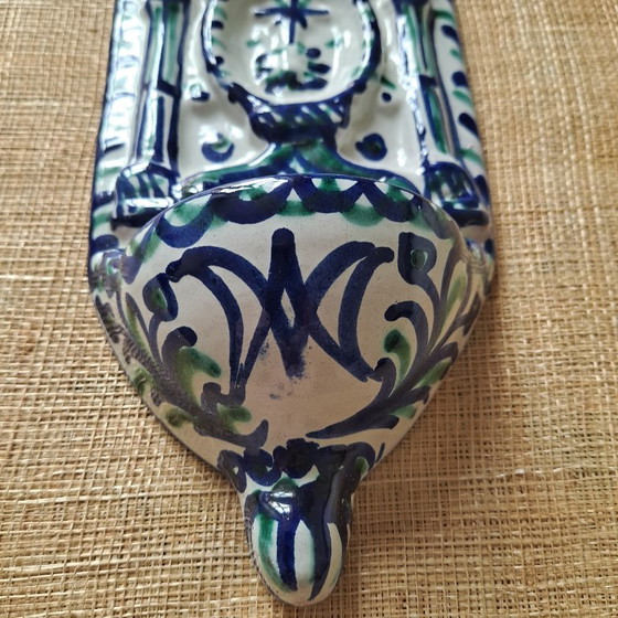 Acquasantiera in ceramica fatta a mano proveniente dall'Andalusia. – Artesania, Decorazioni murali (photo 4 of 6)