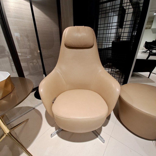 B&B Italia Harbor Laidback armchair