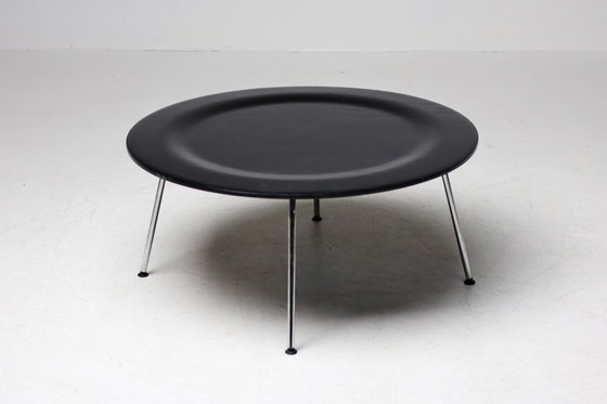 Image 1 of CTM salontafel van Charles & Ray Eames, Vitra in zwart geverfd essenhout.