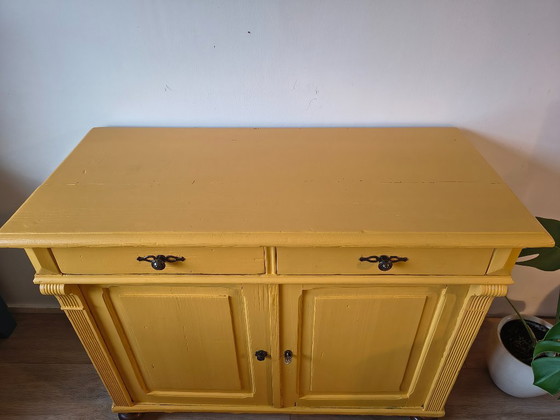 Credenza Giallo Ocra Caratteristica / Mobile Vintage – Credenze, Brass, Wood (photo 8 of 10)