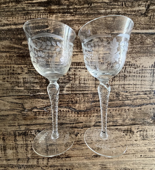 Kristallen wijnglazen met Bloemfontein en guirlandes