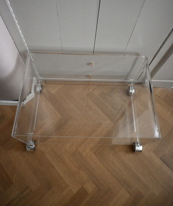 Michel Dumas Plexiglas Side Table/LP Table Roche Bobois '70s, Transparent (photo 4 of 12)