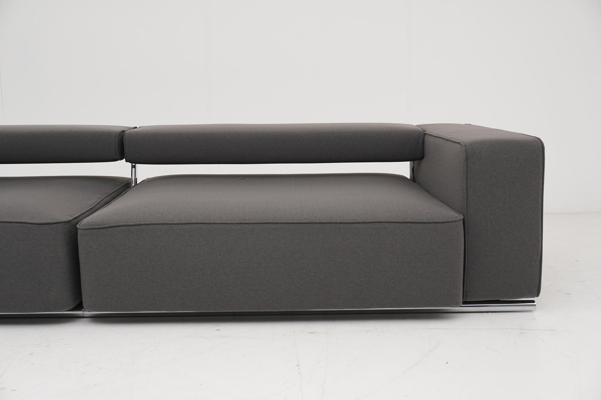 B&B Italia Andy Sofa - Grey Fabric, Exhibition Piece | €5,699