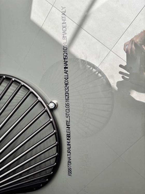 Image 1 of Runder Tisch im italienischen Design