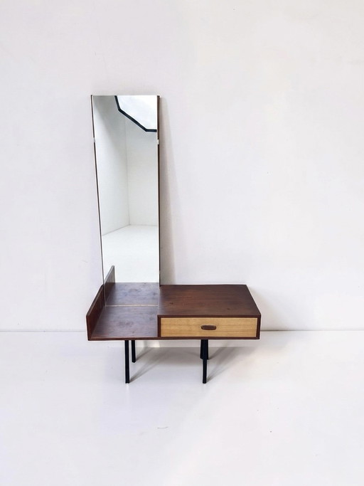 Vintage kaptafel of halmeubel