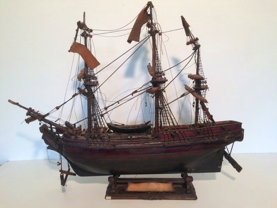 Image 1 of Maquette de bateau anglaise ancienne : « H.M.S. Mermaid », XIXe siècle
