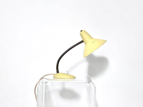 Lampada da tavolo vintage, Giallo pastello, anni '60, Lampade da tavolo, Metallo (foto 5 di 11)
