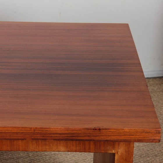 Image 1 of Modernistisch houten bureau, gemaakt in de jaren 1940.