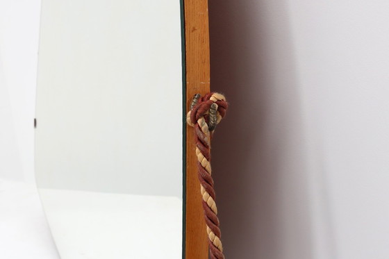 Image 1 of Specchio vintage a forma di triangolo organico con retro in legno, Belgio anni '60