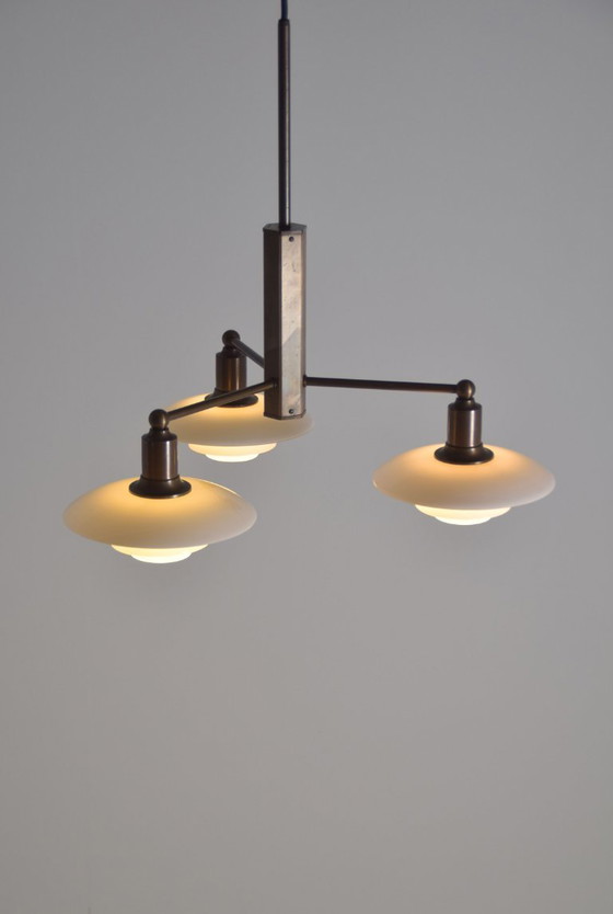 PH 2/1 kroonluchter door Poul Henningsen voor Louis Poulsen, jubileumeditie – Brass, Glass, Vintage (photo 2 of 10)