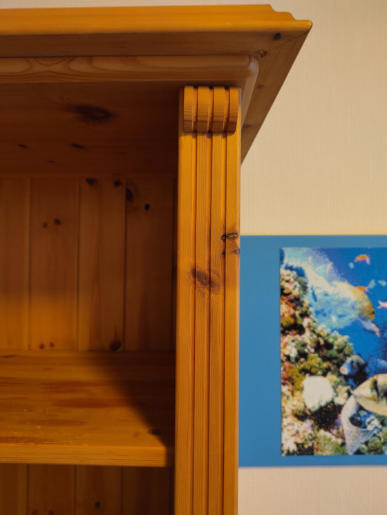 Image 1 of Bücherregal aus massivem Kiefernholz