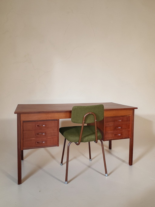 Scrivania e sedia vintage