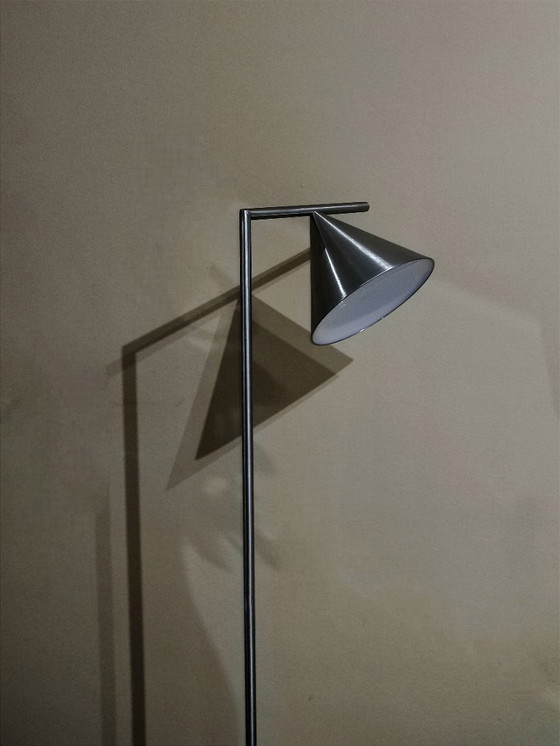 Stehleuchte aus Metall und grauem Beton, Flos, Stehleuchten, Stein, Modern (Foto 6 von 7)