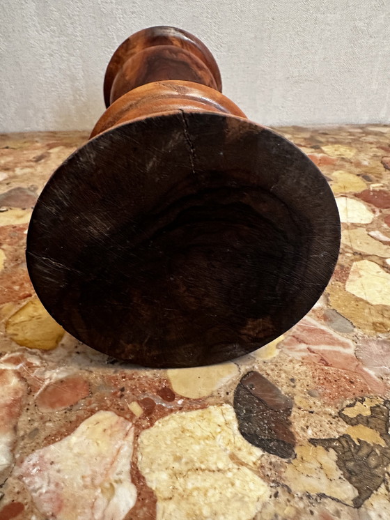 Image 1 of Gedraaide vaas van olijfhout, 23 cm hoog