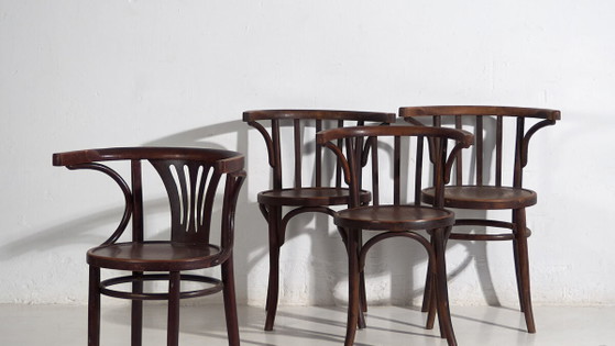 Sedie antiche Thonet con braccioli (c.1920). Set di 4 pezzi #3 – Poltrone (photo 3 of 40)