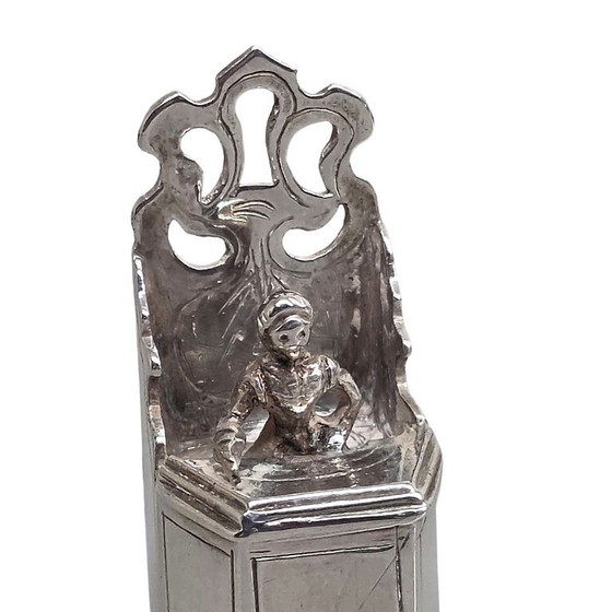 Image 1 of Tabouret miniature en argent hollandais, probablement du XVIIIe siècle