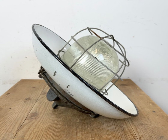 Image 1 of Industrielle graue Emaille-Hängeleuchte im Fabrikkäfig-Design aus Gusseisen von Zaos, 1960er Jahre