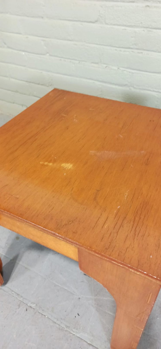 Image 1 of Set van 2 Vintage houten bijzettafels