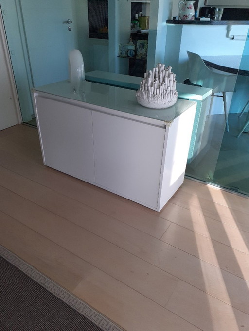 Mobile TV e bar di design di Knoll