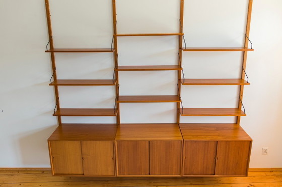 Image 1 of Modulair wandopbergsysteem van Poul Cadovius voor Cado, jaren 60.