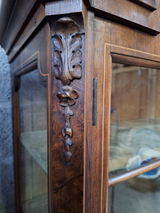 Image 1 of Vetrina in noce del XIX secolo