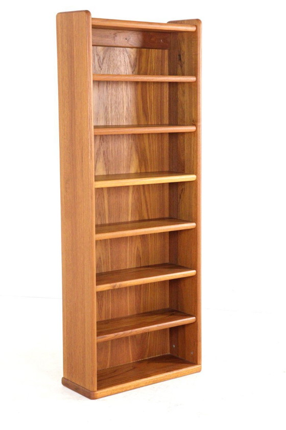 Image 1 of Petit meuble vintage danois en teck