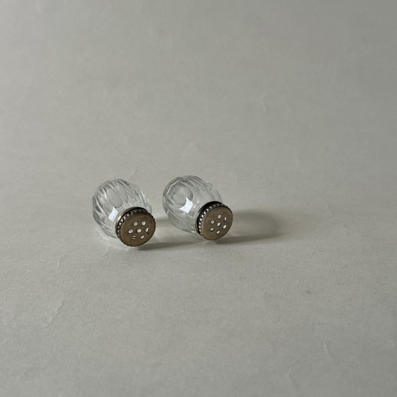 Image 1 of Paar oude Christofle zilveren en glazen Perles salerons