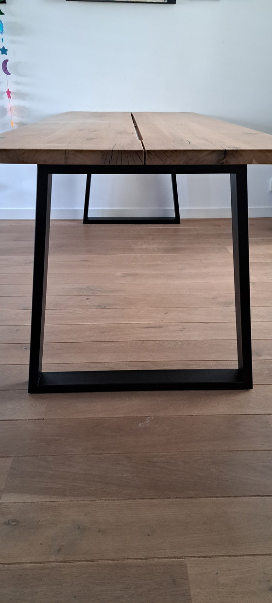 Image 1 of Table des tables lourdes 2,30 m