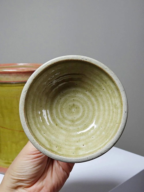 Scatola per spezie decorativa in gres smaltato bicolore vintage, fatta a mano e firmata., Stoviglie, Giallo (foto 11 di 15)
