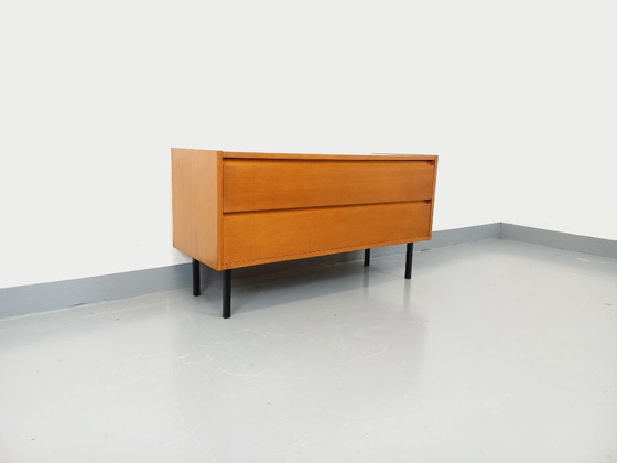 Image 1 of Klein vintage Scandinavisch modernistisch dressoir in licht eikenhout en metaal uit de jaren 60