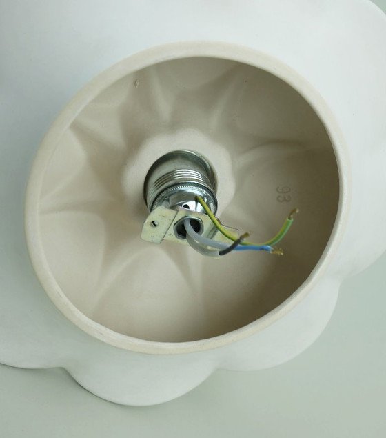 Image 1 of plafoniera o lampada da parete in ceramica vintage a forma di fiore bianco grigio rosa anni '80-'90