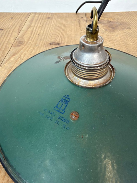 Industrial Green Enamel Light, 1950s – Pendant lamps, Iron, Metal (photo 17 of 17)