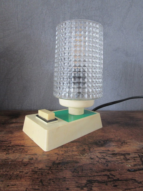 Image 1 of Bellissima lampada da comodino vintage - anni '60/'70 - Verde con rilievo in vetro