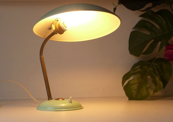 Image 1 of Lampe de table vintage, lampe de bureau, années 50, 60, 70, lampe cosaque en métal en forme d'OVNI, vert menthe