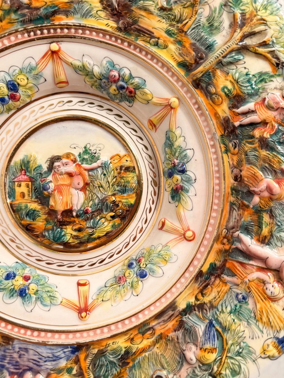 Large Capodimonte Porcelain Plate, Hand-Painted and Embossed, 1950s – Decorative Objects (photo 6 of 11)