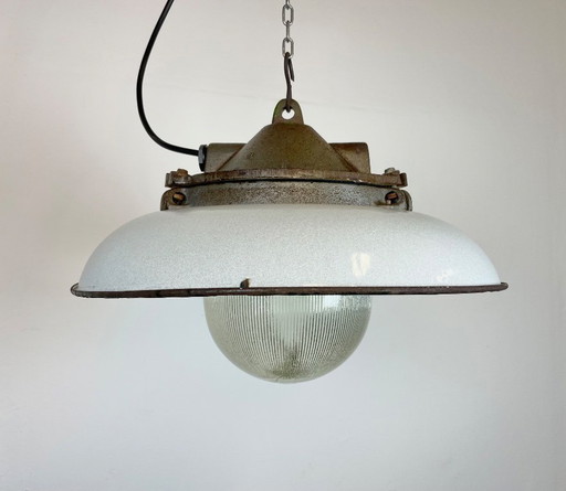 Industriële grijze geëmailleerde fabriekshanglamp van gietijzer van Zaos, jaren 60.