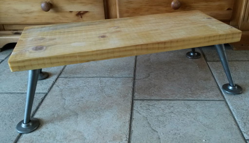 Tabouret en pin 70 cm de long