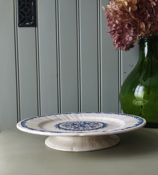 Gemonteerd bord van Gien-aardewerk van ijzersteen.