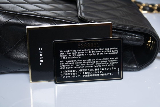 Image 1 of Chanel, borsa maxi classica nera