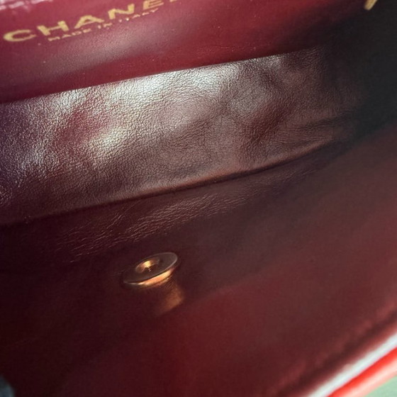 Image 1 of Borsa Chanel Seasonal Flap in pelle di agnello trapuntata bicolore rosso grigio con hardware dorato n. 23
