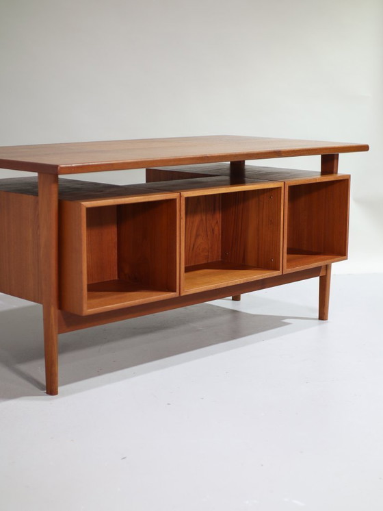 Image 1 of Bureau Kai Kristiansen FM60 in teak vintage design Deens