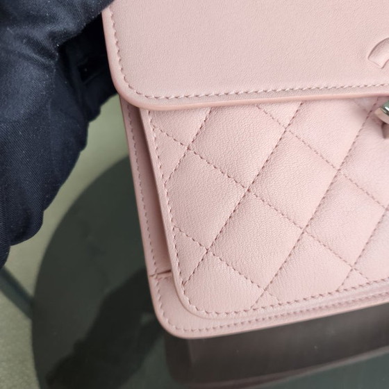 Image 1 of Borsa Chanel CC Box Flap - Pelle di vitello trapuntata rosa con finiture argentate, serie 24