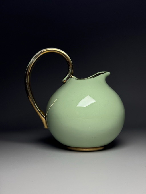 Boch Frères La Louvière – Raymond Chevallier – Art Deco Keramikkrug – Signature Pistaziengrün – Belgien, 1920er–1930er