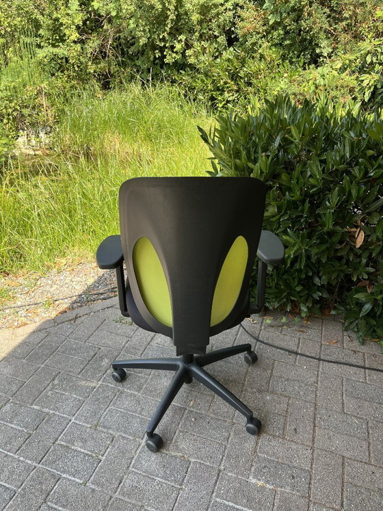 Giroflex 353 – Gebrauchter Bürostuhl mit Netzrückenlehne, Stuhl 4 – Bürostühle, Textile (photo 5 of 7)
