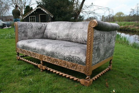 Image 1 of 1 banco antiguo totalmente restaurado con barras separadoras retorcidas