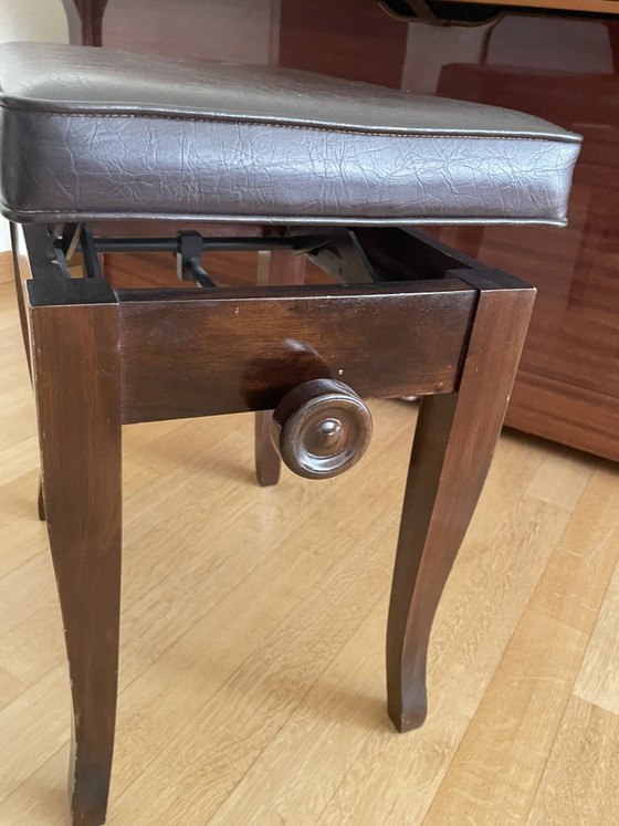 Wunderschönes Knight Piano K15 in poliertem Nussbaum – Zeitlose Klasse & Voller Klang – Wandschrank, Wood (photo 9 of 12)