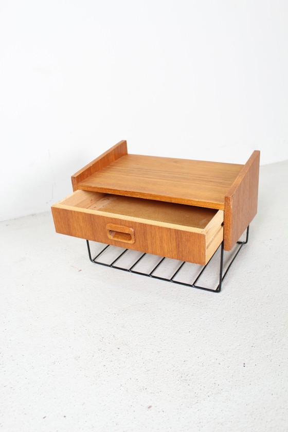 Image 1 of Meuble téléphonique suédois vintage, table de chevet