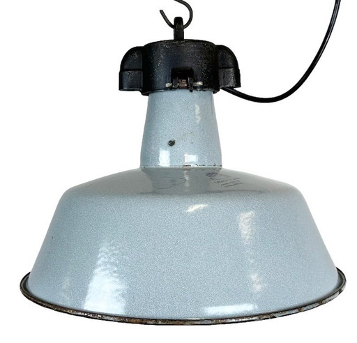 Lampe industrielle en émail gris avec abat-jour en fonte, années 1960