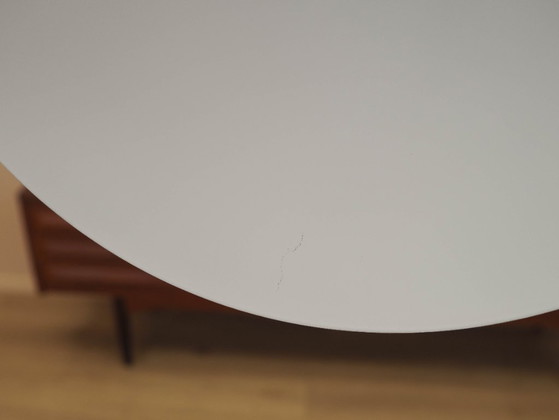 Lampada a sospensione danese in metallo bianco, paralume conico nella tradizione del design scandinavo, anni (photo 6 of 7)