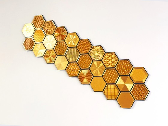 Image 1 of Gouden honingraat wanddecoratie | Hexagonale geometrische decoratie | Moderne wandsculptuur